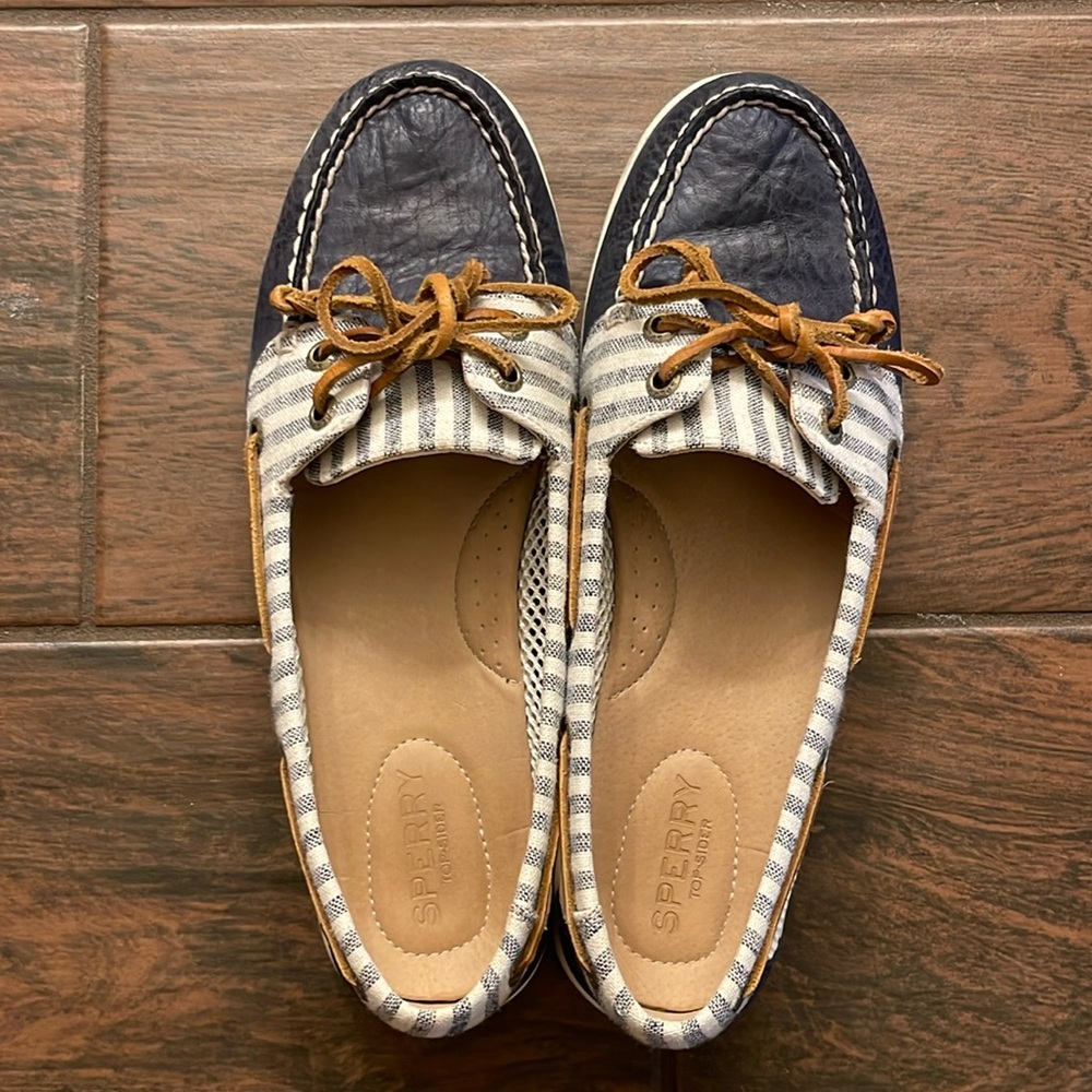 Women’s Sperry boat shoes